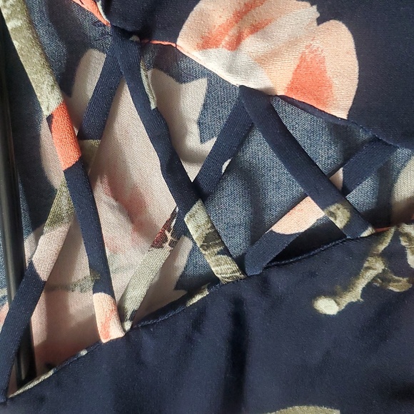 Dress - Picture 3 of 3